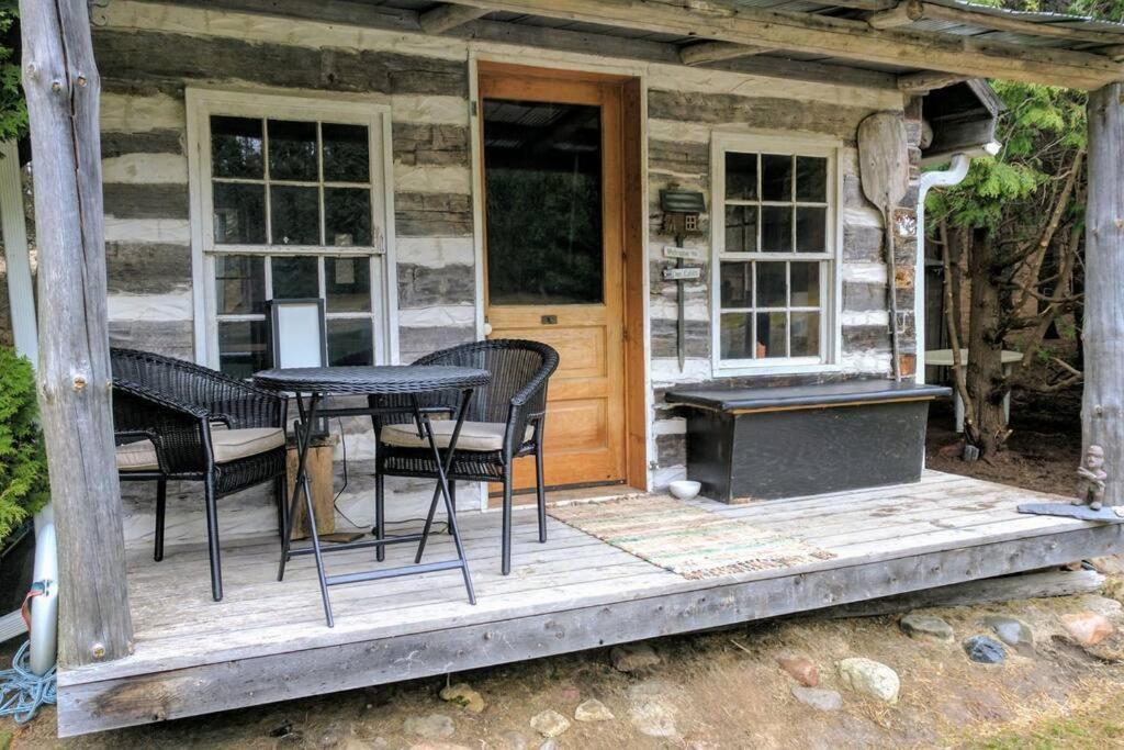 A Rustic Cabin In The Woods Orangeville Eksteriør bilde