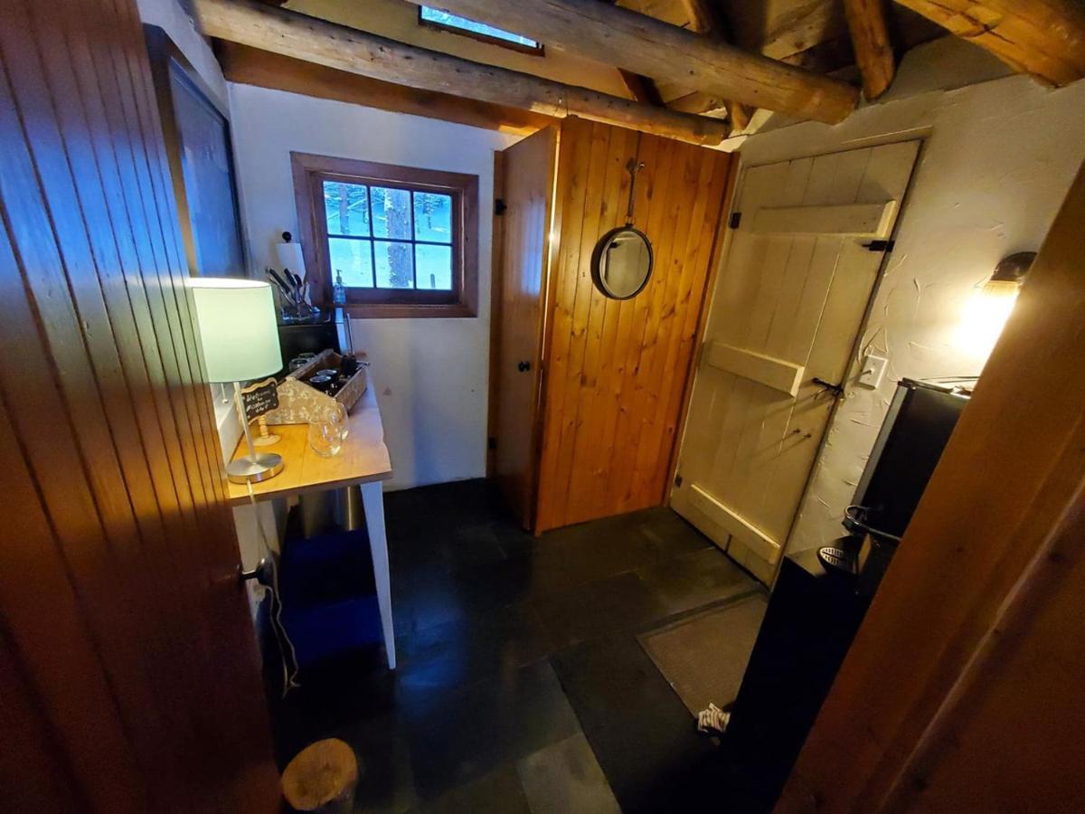 A Rustic Cabin In The Woods Orangeville Eksteriør bilde